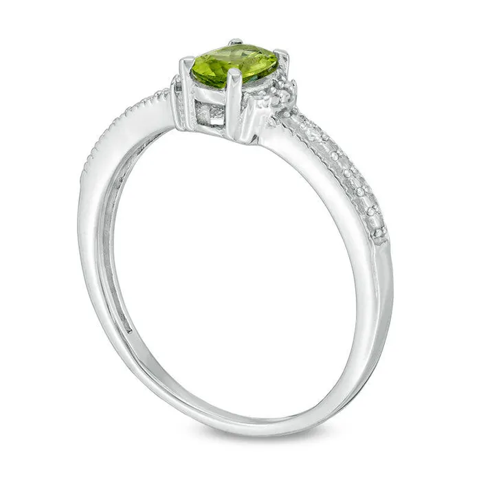 Oval Peridot and Natural Diamond Accent Collar Antique VintageStyle Ring in Sterling Silver Goldia Rings Oval Peridot and Natural Diamond Accent Collar Antique VintageStyle Ring in Sterling Silver Goldia Rings